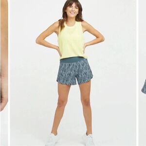 Spanx The Get Moving Exercise Short 4” Women’s Size Large Blue Brushstroke